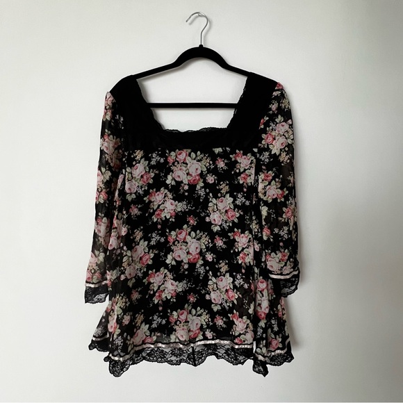 Boho Lace Floral Square Neck Peasant Top - Picture 4 of 11